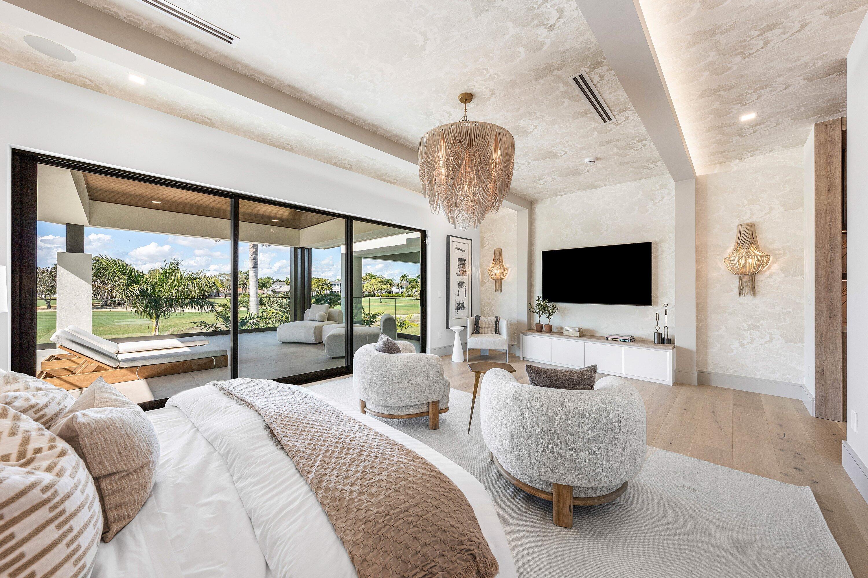 ROYAL PALM YACHT & COUNTRY CLUB - Residential