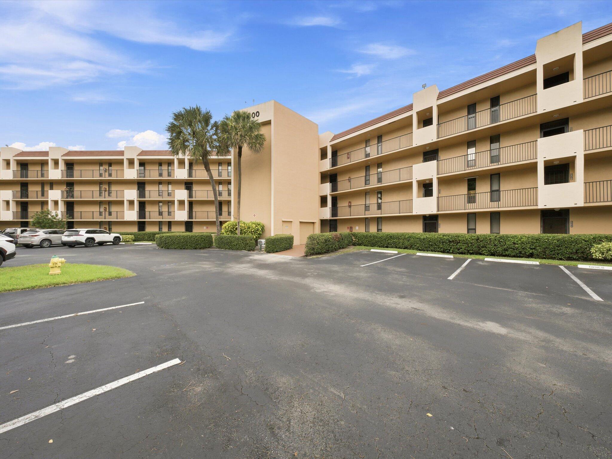 6539 CORAL LAKE Drive 403, Margate FL 33063