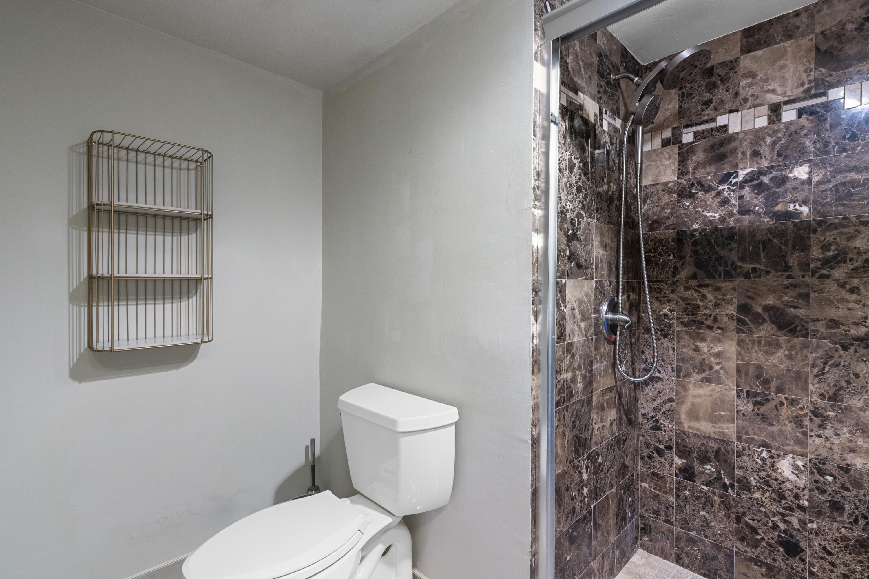 REGENCY TOWER CONDO - Residential