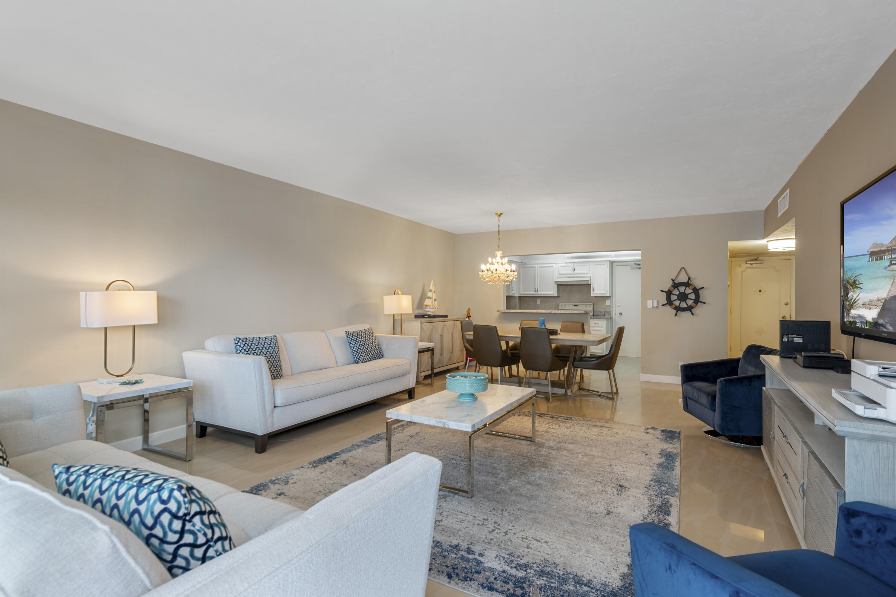 REGENCY TOWER CONDO - Residential