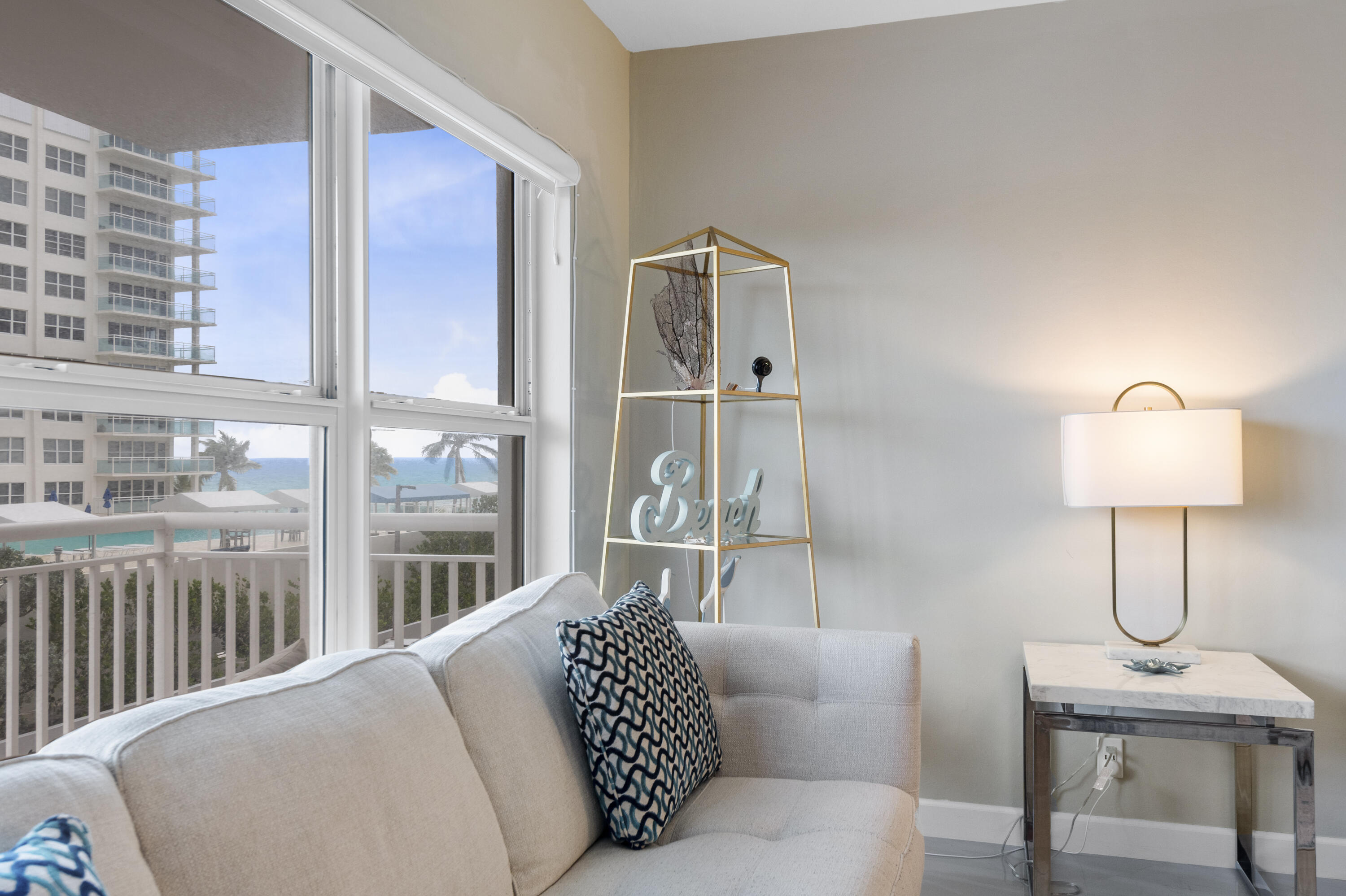 REGENCY TOWER CONDO - Residential