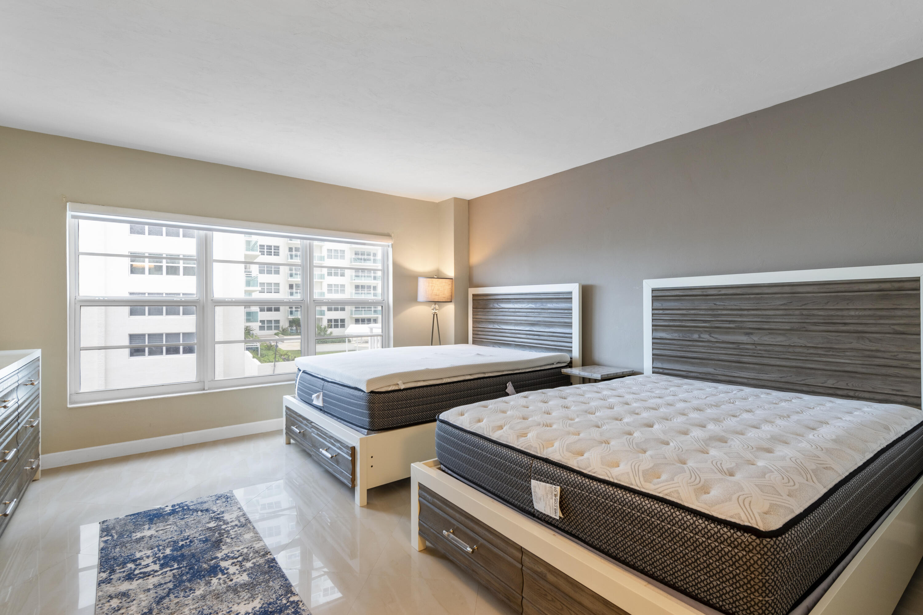 REGENCY TOWER CONDO - Residential