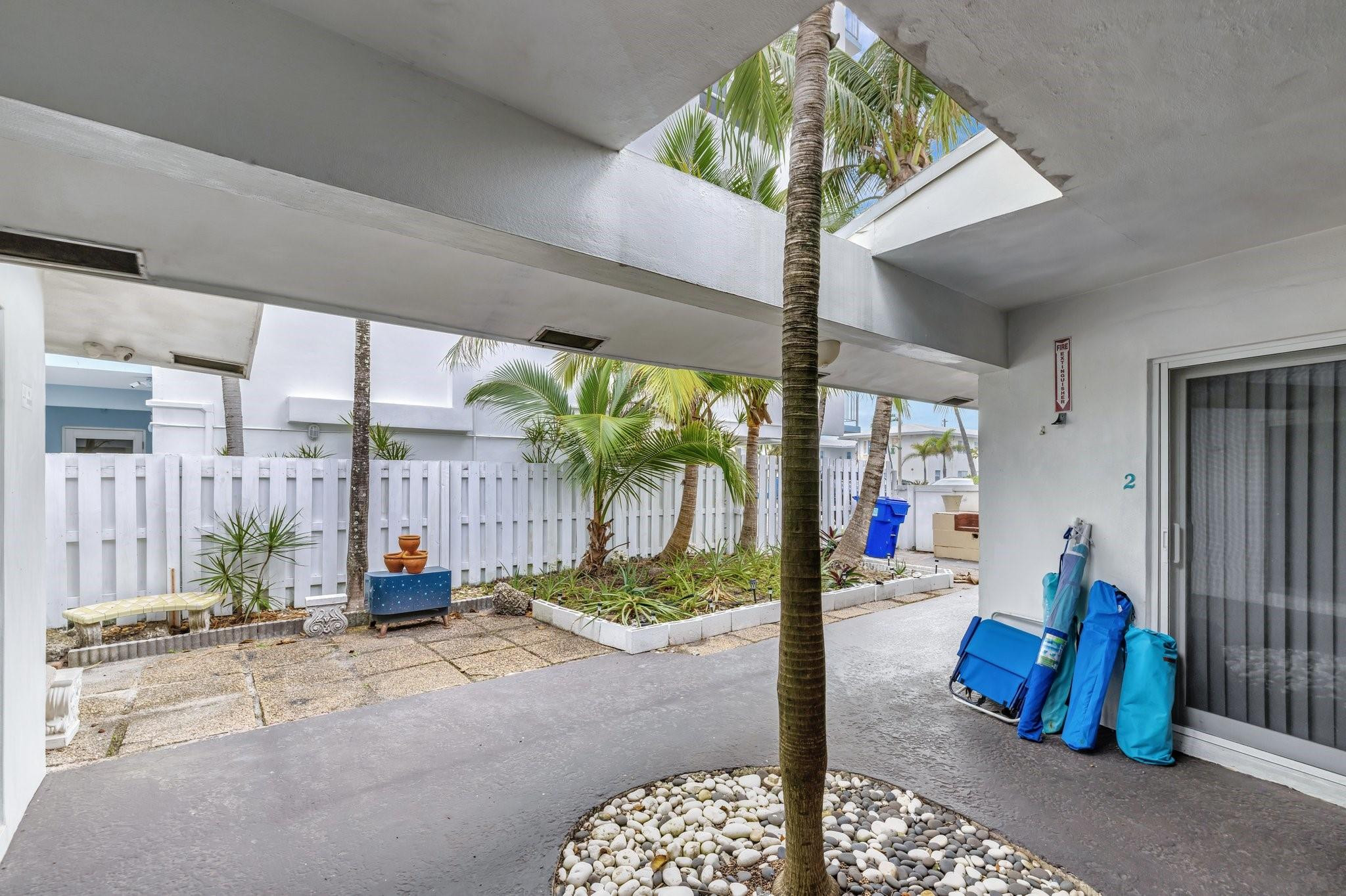 Lauderdale by the sea - Residential Income
