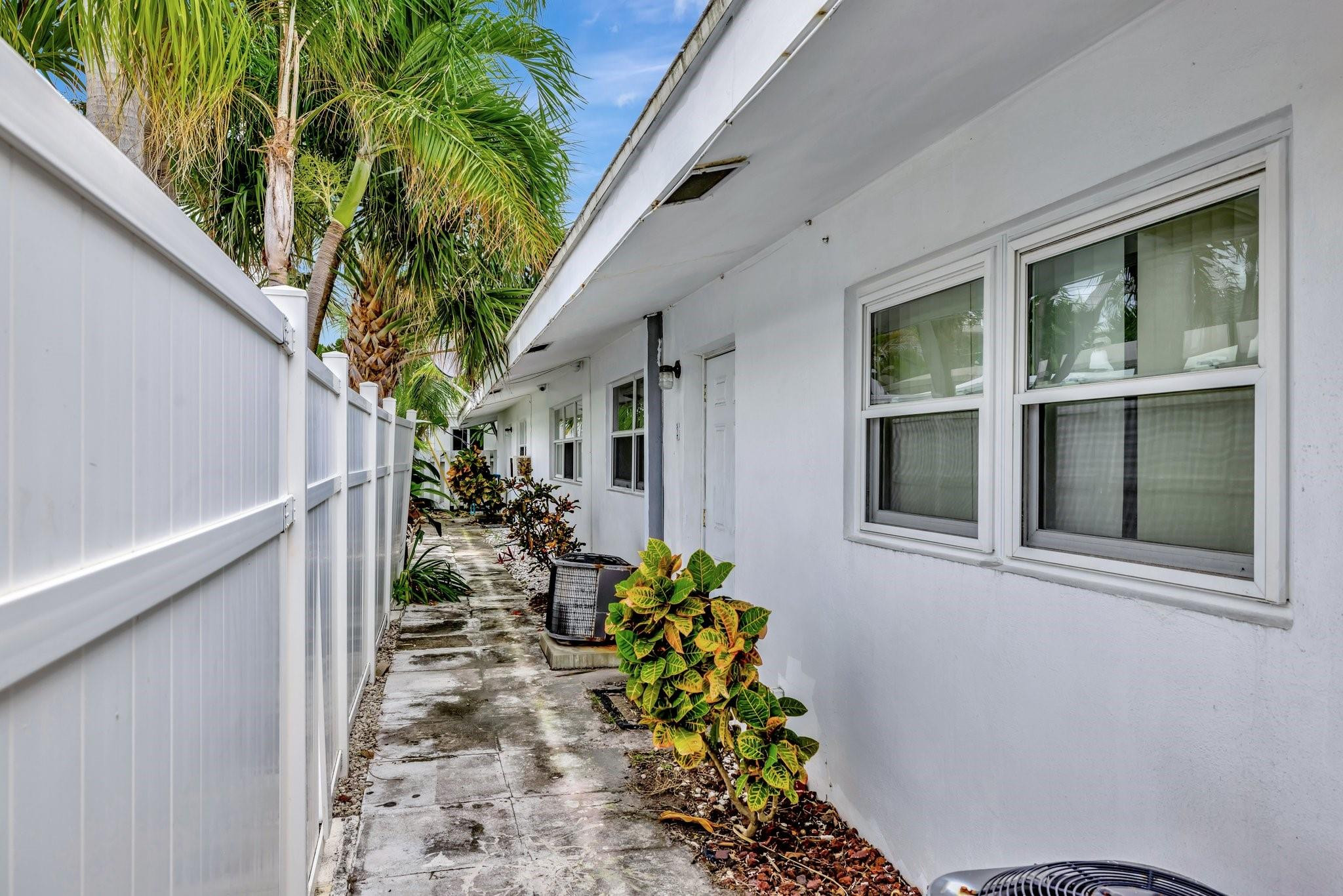 Lauderdale by the sea - Residential Income