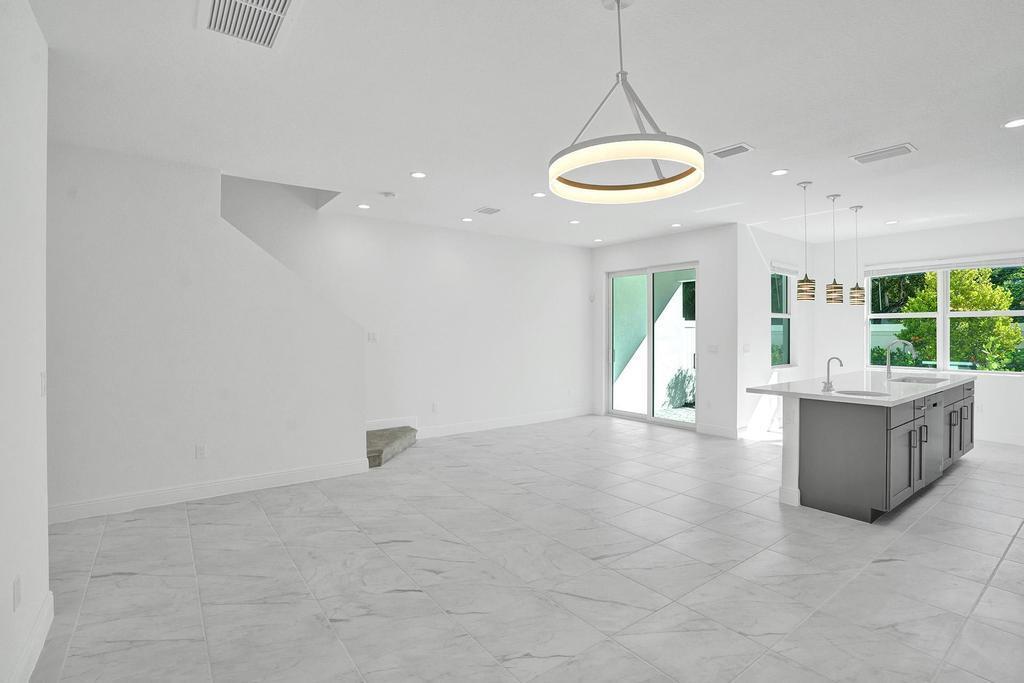 DEERFIELD CROSSING - Residential Lease