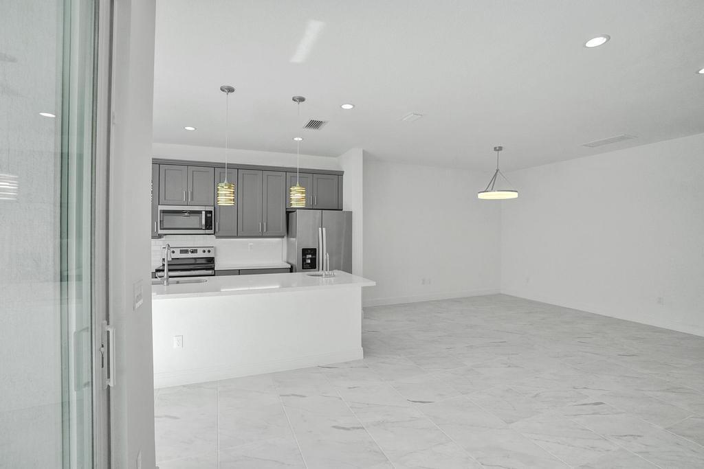 DEERFIELD CROSSING - Residential Lease