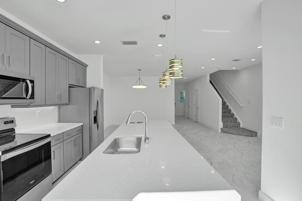 DEERFIELD CROSSING - Residential Lease