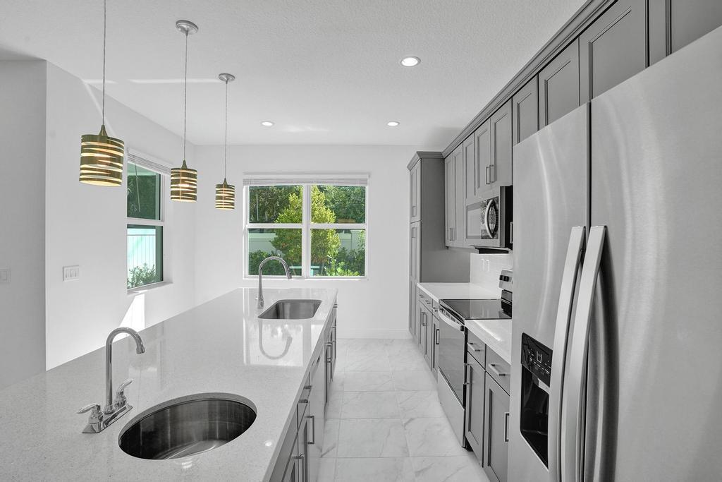 DEERFIELD CROSSING - Residential Lease