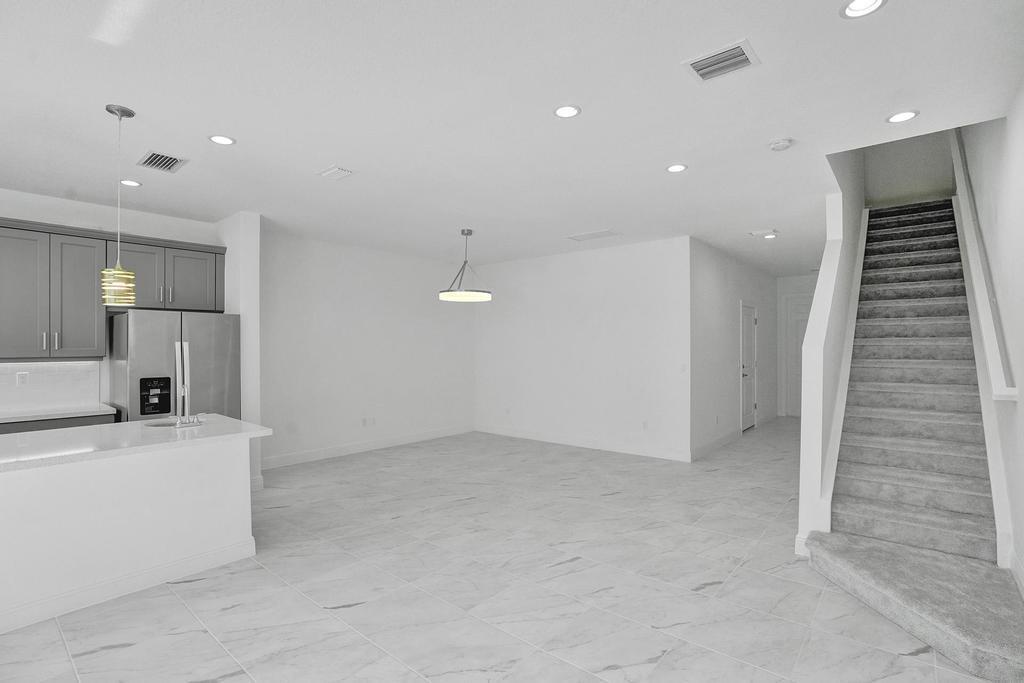 DEERFIELD CROSSING - Residential Lease