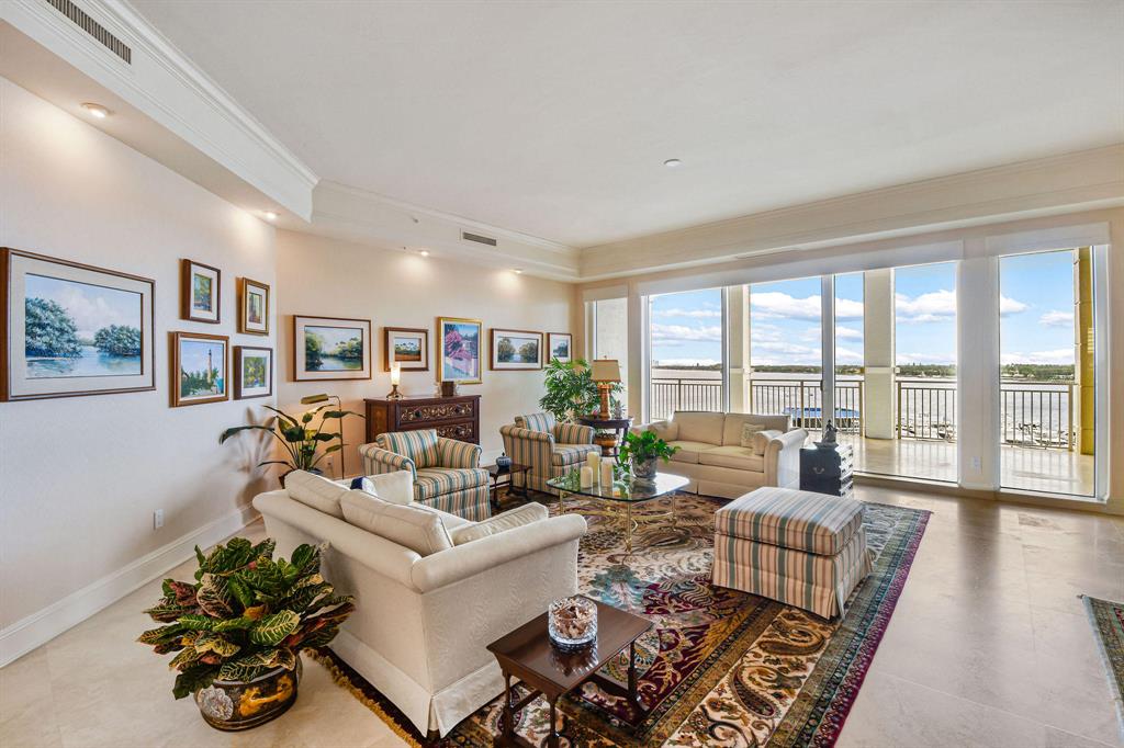 ONE WATERMARK PLACE OF TH - Residential