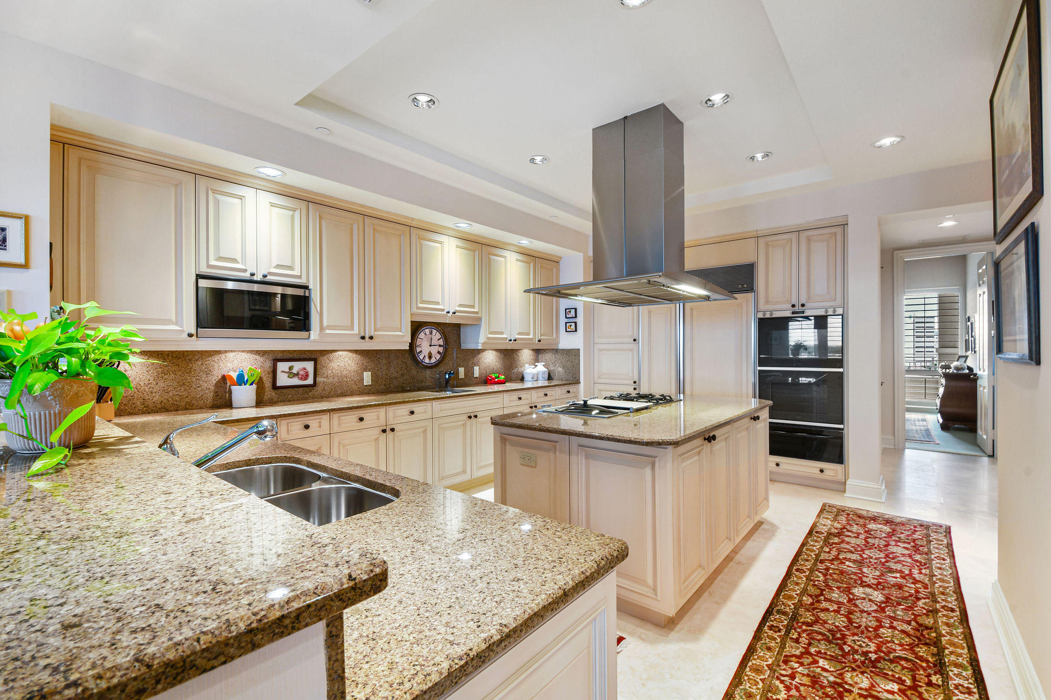 ONE WATERMARK PLACE OF THE PALM BEACHES - Residential