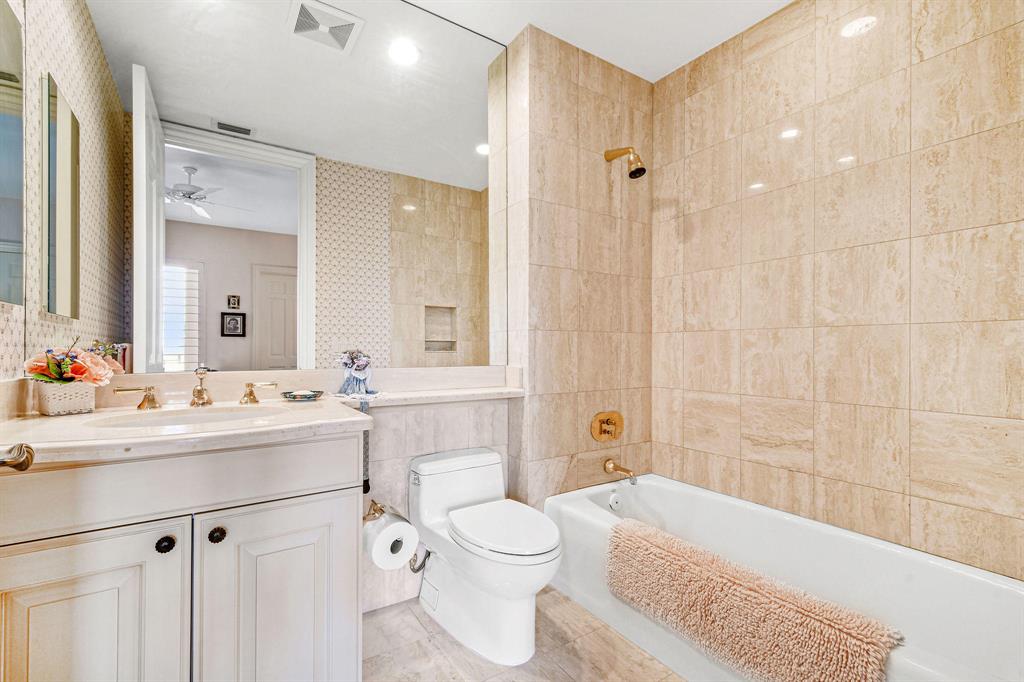 ONE WATERMARK PLACE OF TH - Residential