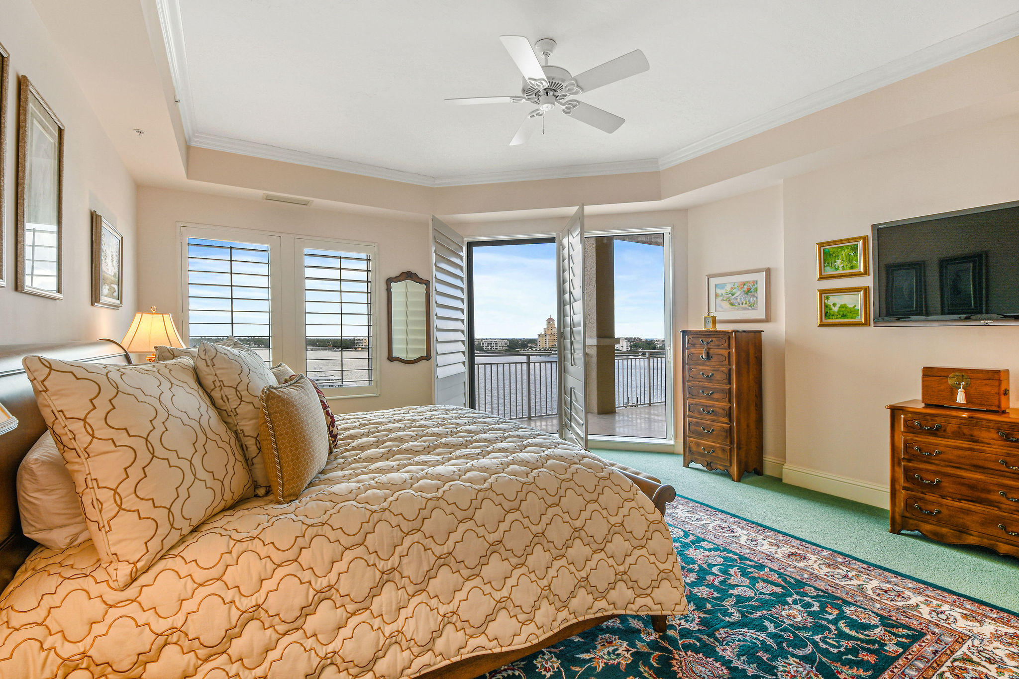 ONE WATERMARK PLACE OF THE PALM BEACHES - Residential