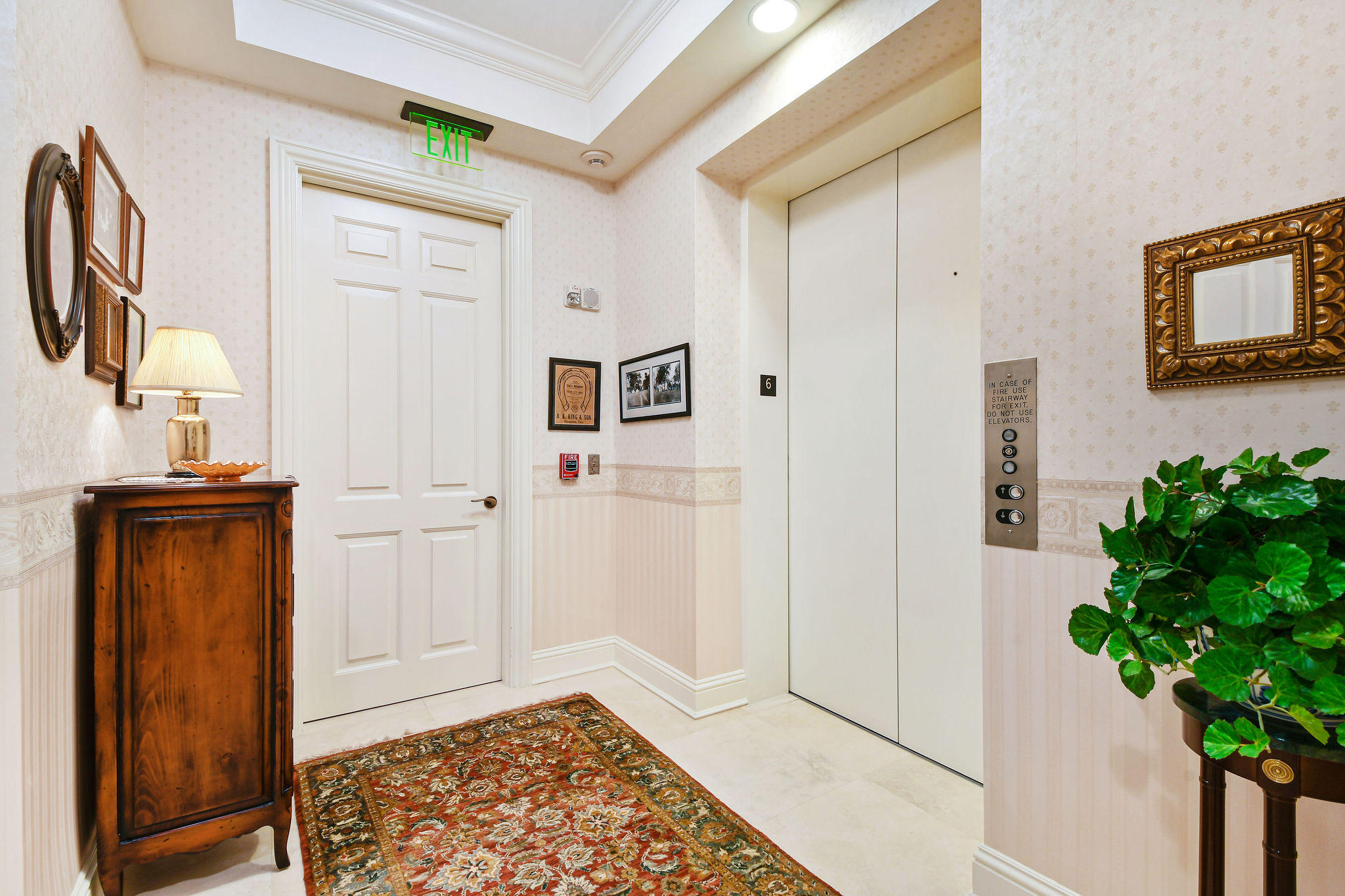 ONE WATERMARK PLACE OF THE PALM BEACHES - Residential