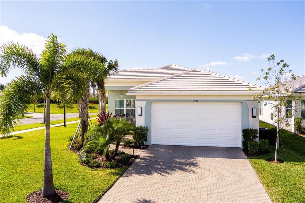 Photo of 11978 SW Waterford Isle Way, Port Saint Lucie, FL 34987 (MLS # R10770732)