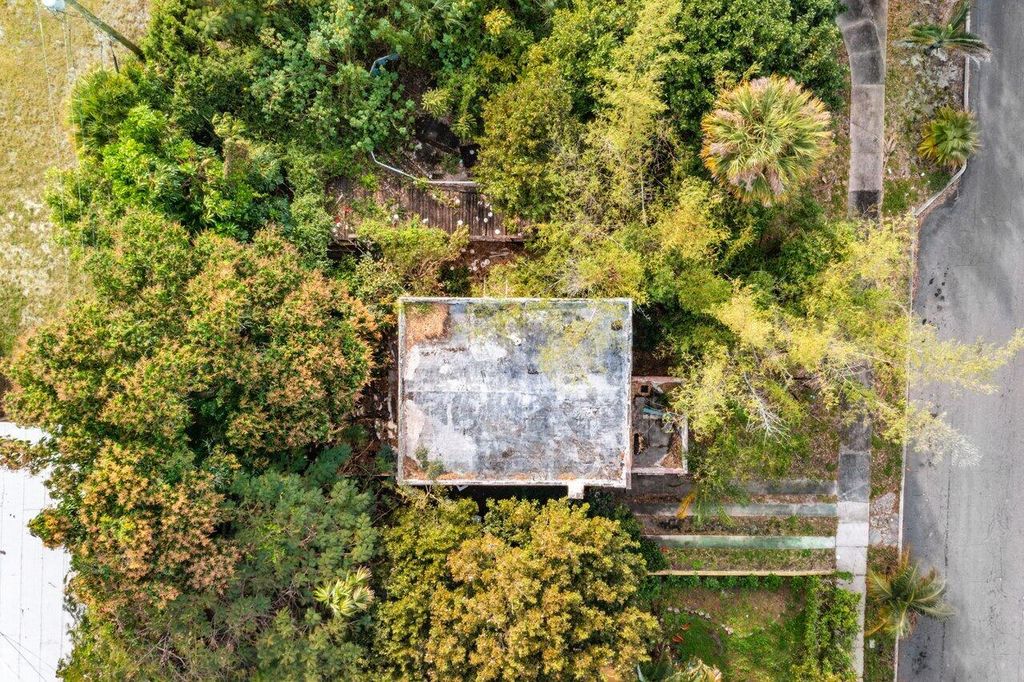 Photo of 822 33rd Street St, West Palm Beach, FL 33407 (MLS # R10809071)