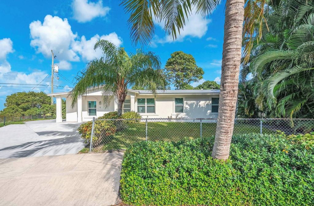 Photo of 3308 E El Vedado Court, West Palm Beach, FL 33405 (MLS # F10556685)