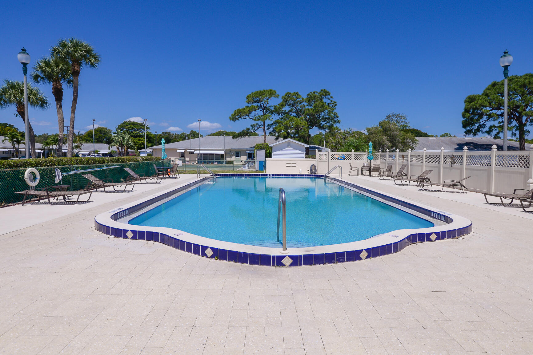 HIGH POINT OF FT PIERCE CONDOMINIUM SECTION 1 - Residential