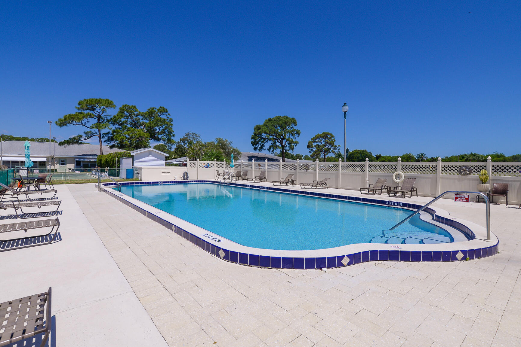 HIGH POINT OF FT PIERCE CONDOMINIUM SECTION 1 - Residential