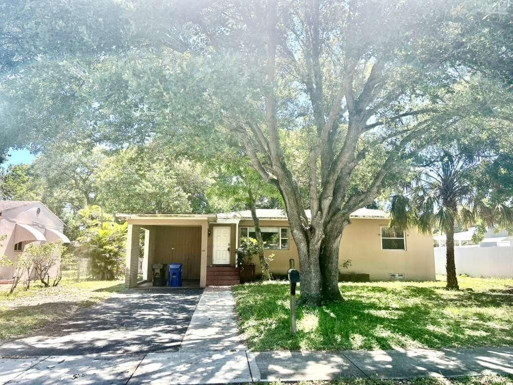 Photo of 130 Carolina Avenue, Fort Lauderdale, FL 33312 (MLS # B26030546)