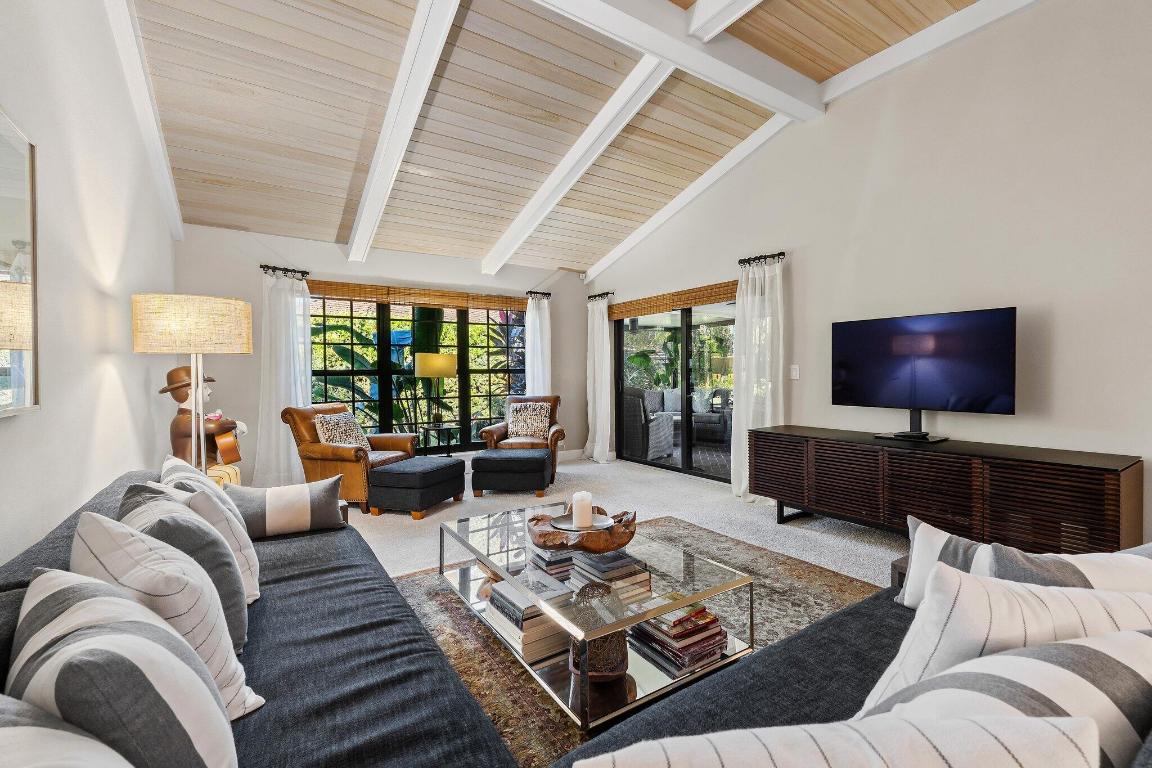 TWELVE OAKS - Residential