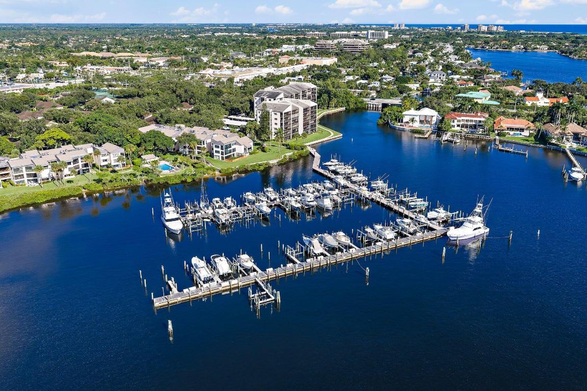 TWELVE OAKS - Residential