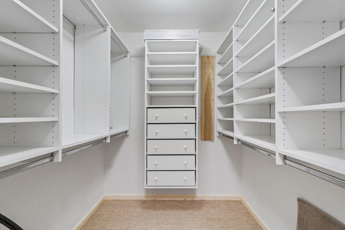 TWELVE OAKS - Residential