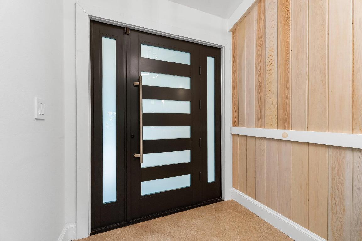 TWELVE OAKS - Residential