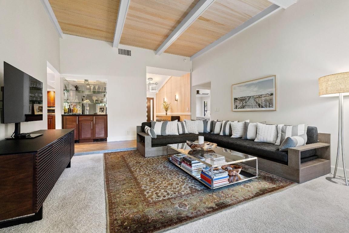 TWELVE OAKS - Residential