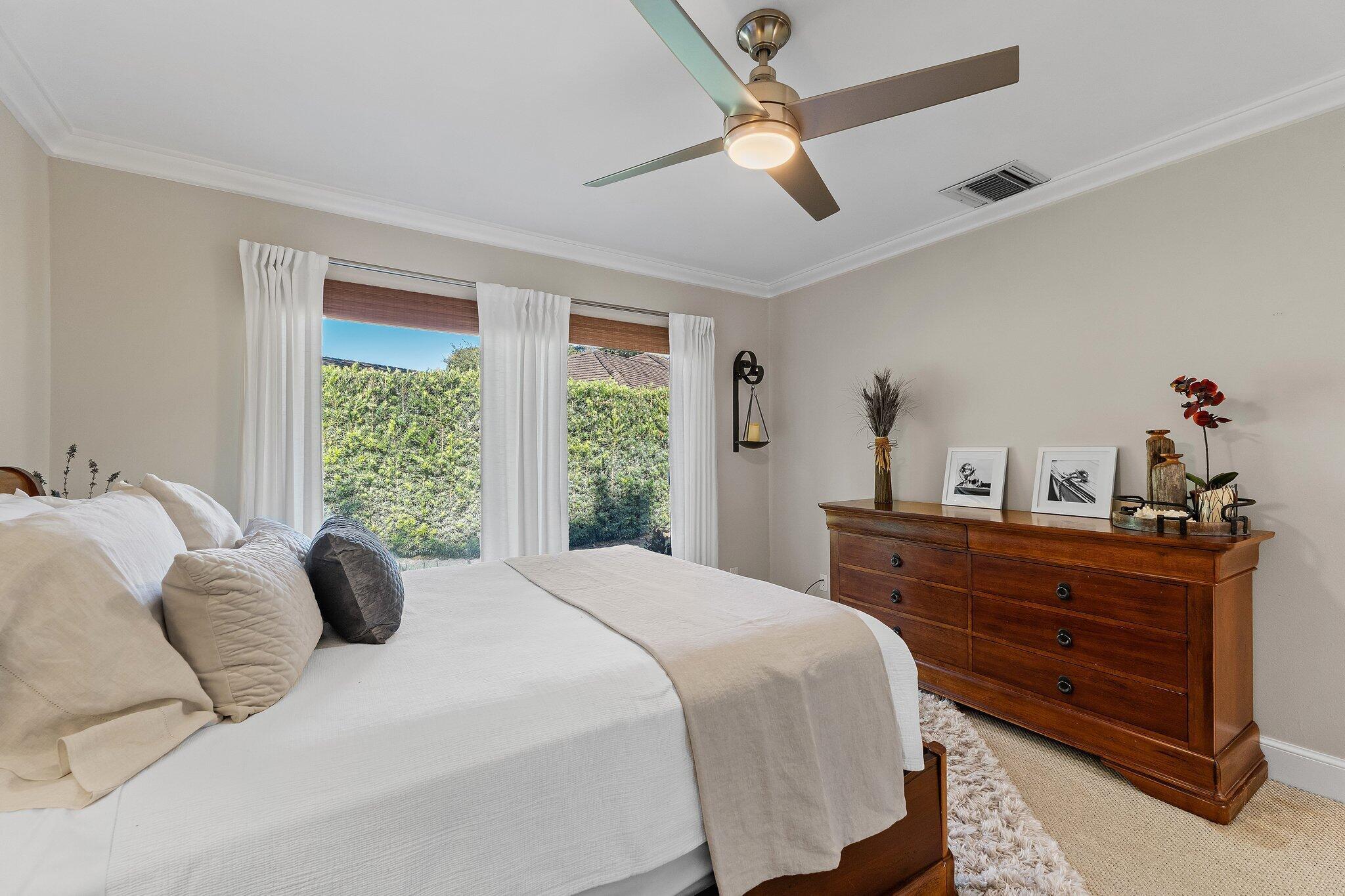 TWELVE OAKS - Residential