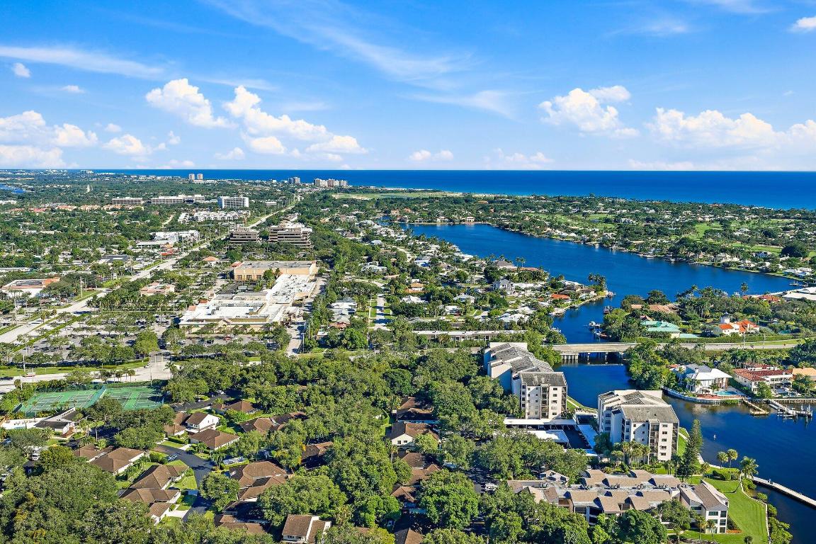 TWELVE OAKS - Residential