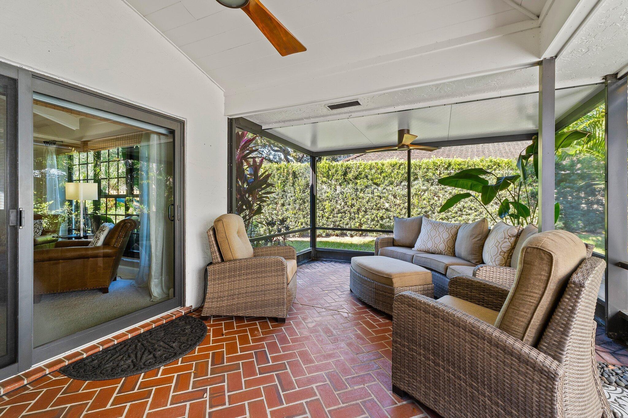 TWELVE OAKS - Residential