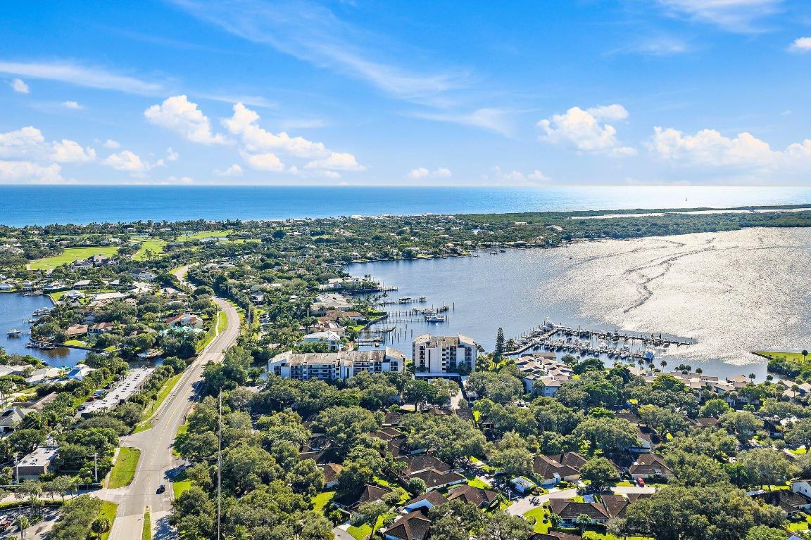 TWELVE OAKS - Residential