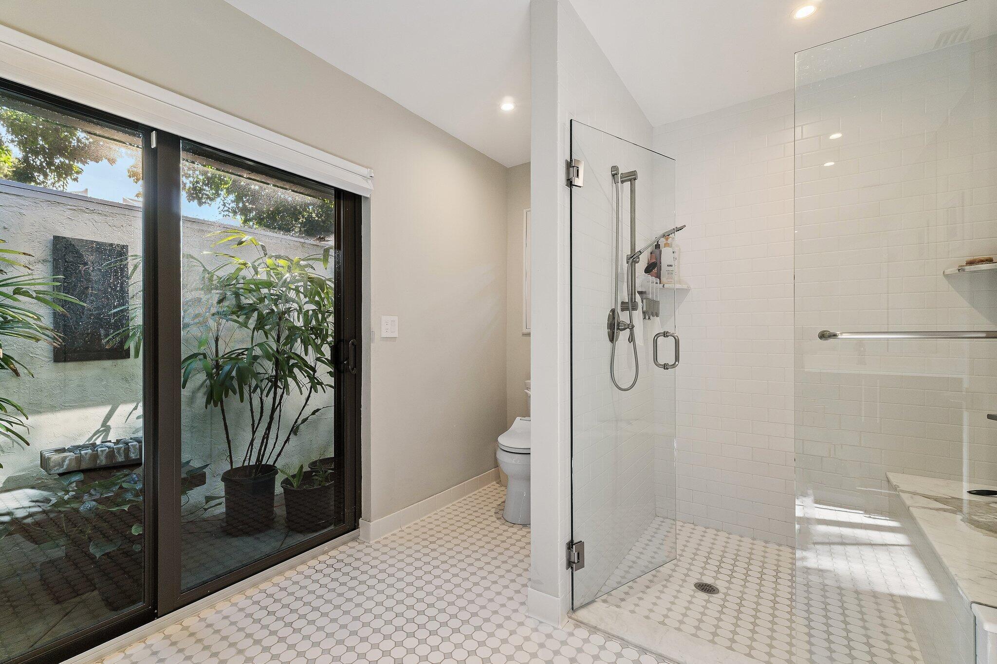 TWELVE OAKS - Residential