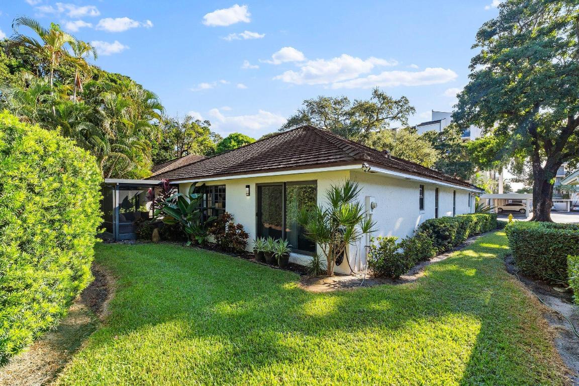 TWELVE OAKS - Residential