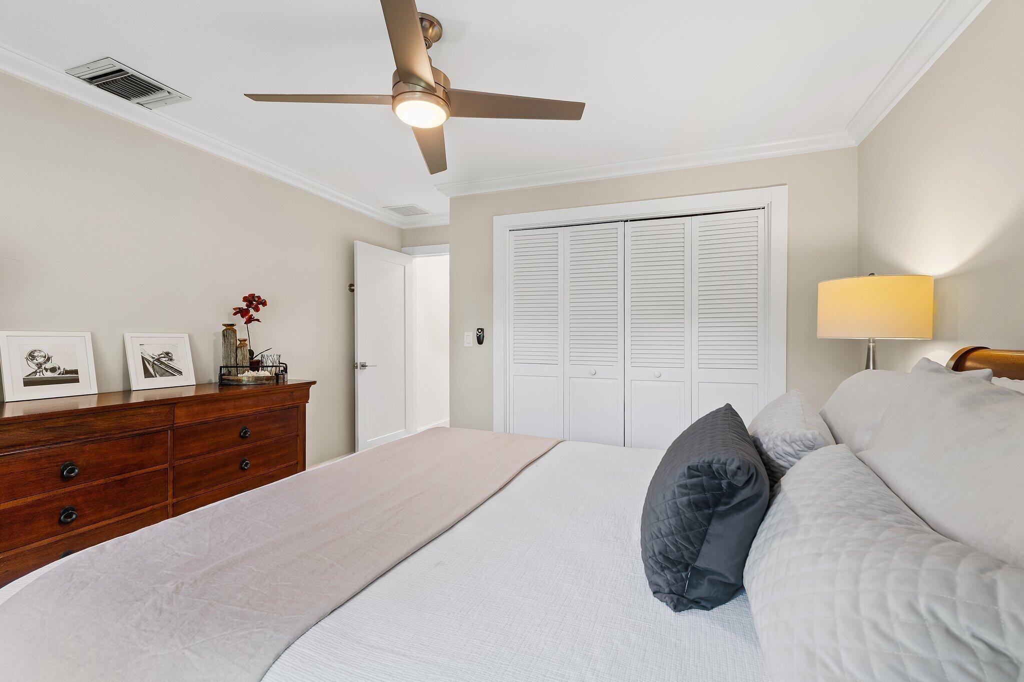 TWELVE OAKS - Residential