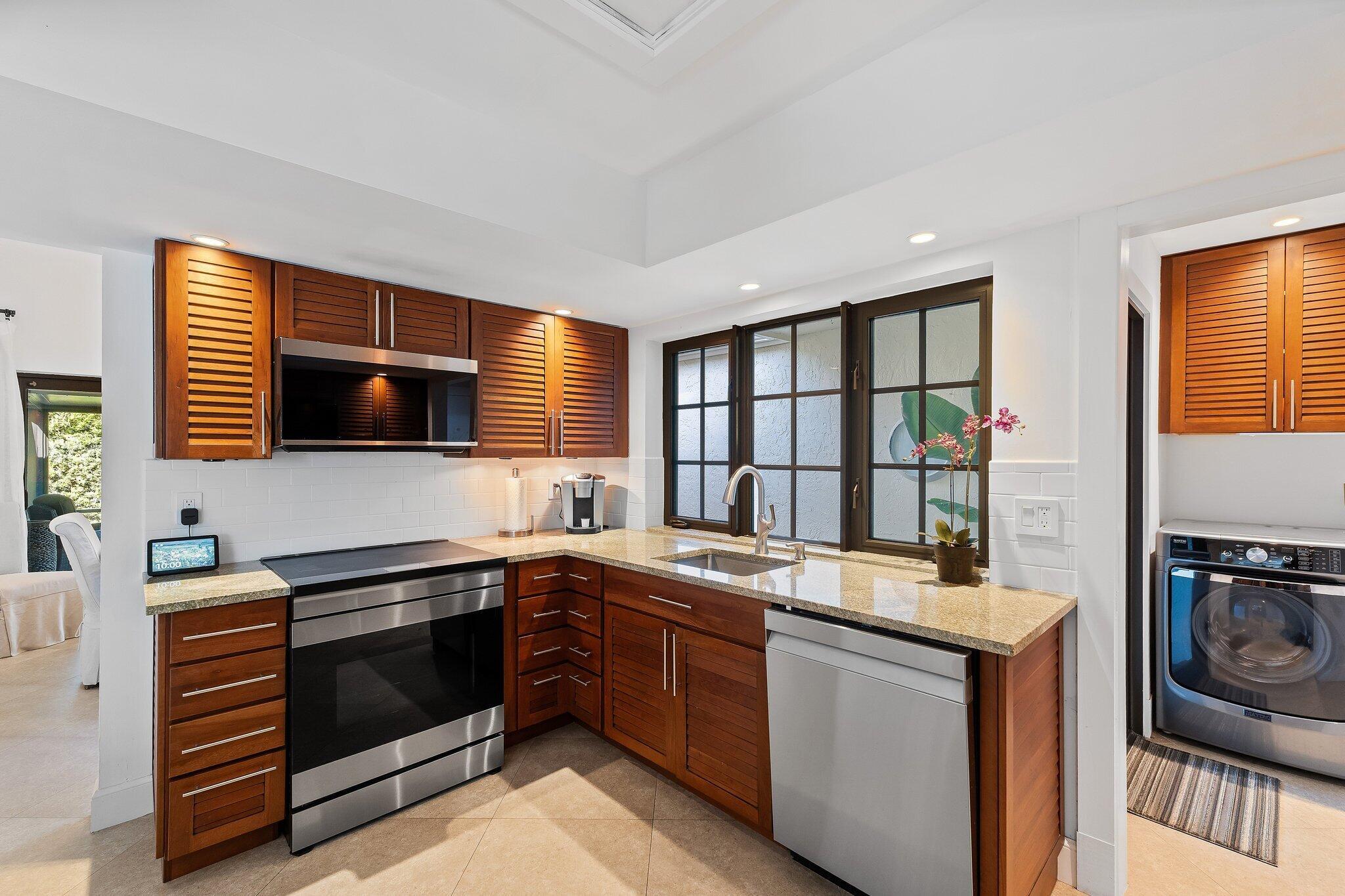 TWELVE OAKS - Residential