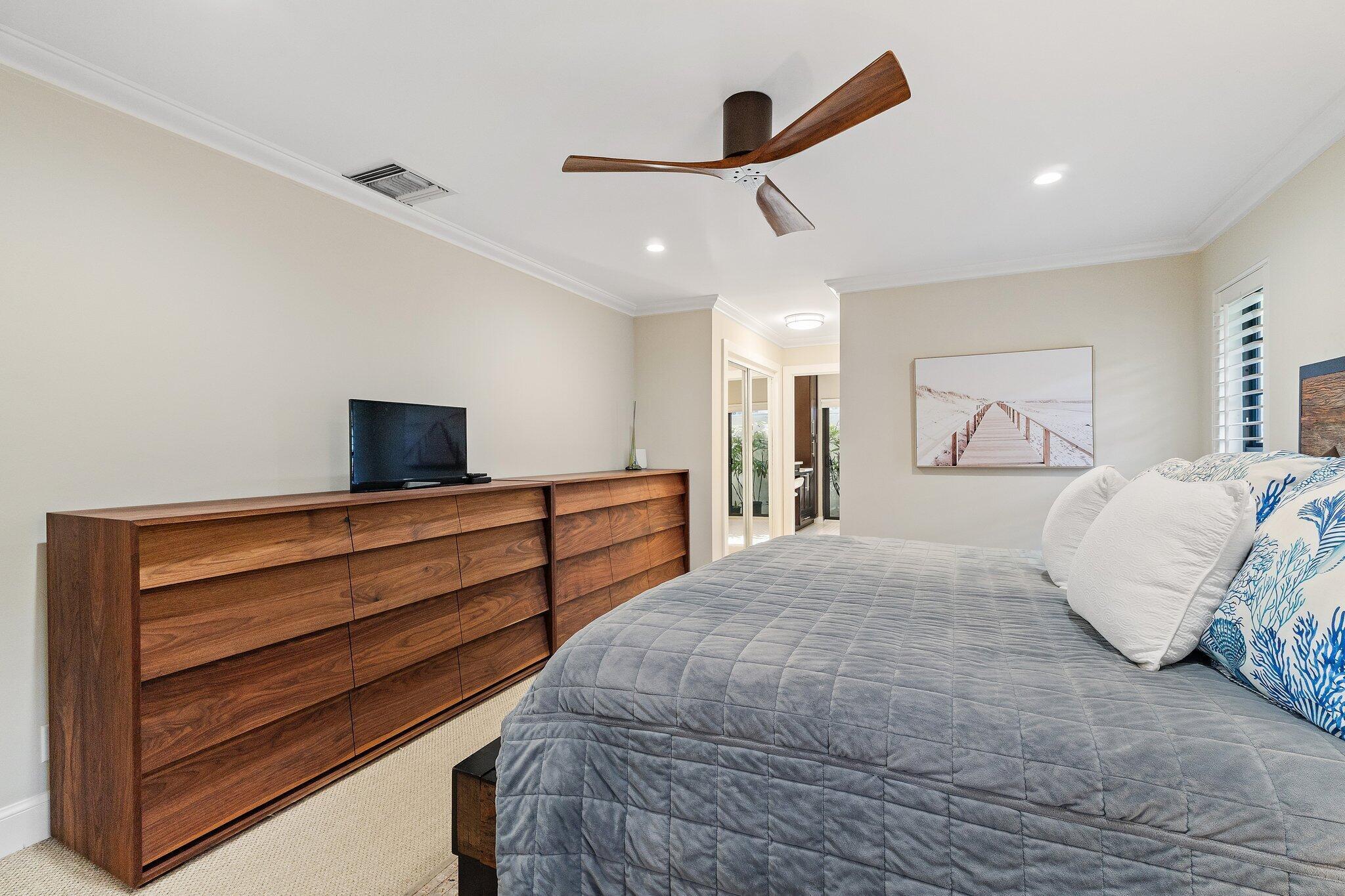 TWELVE OAKS - Residential