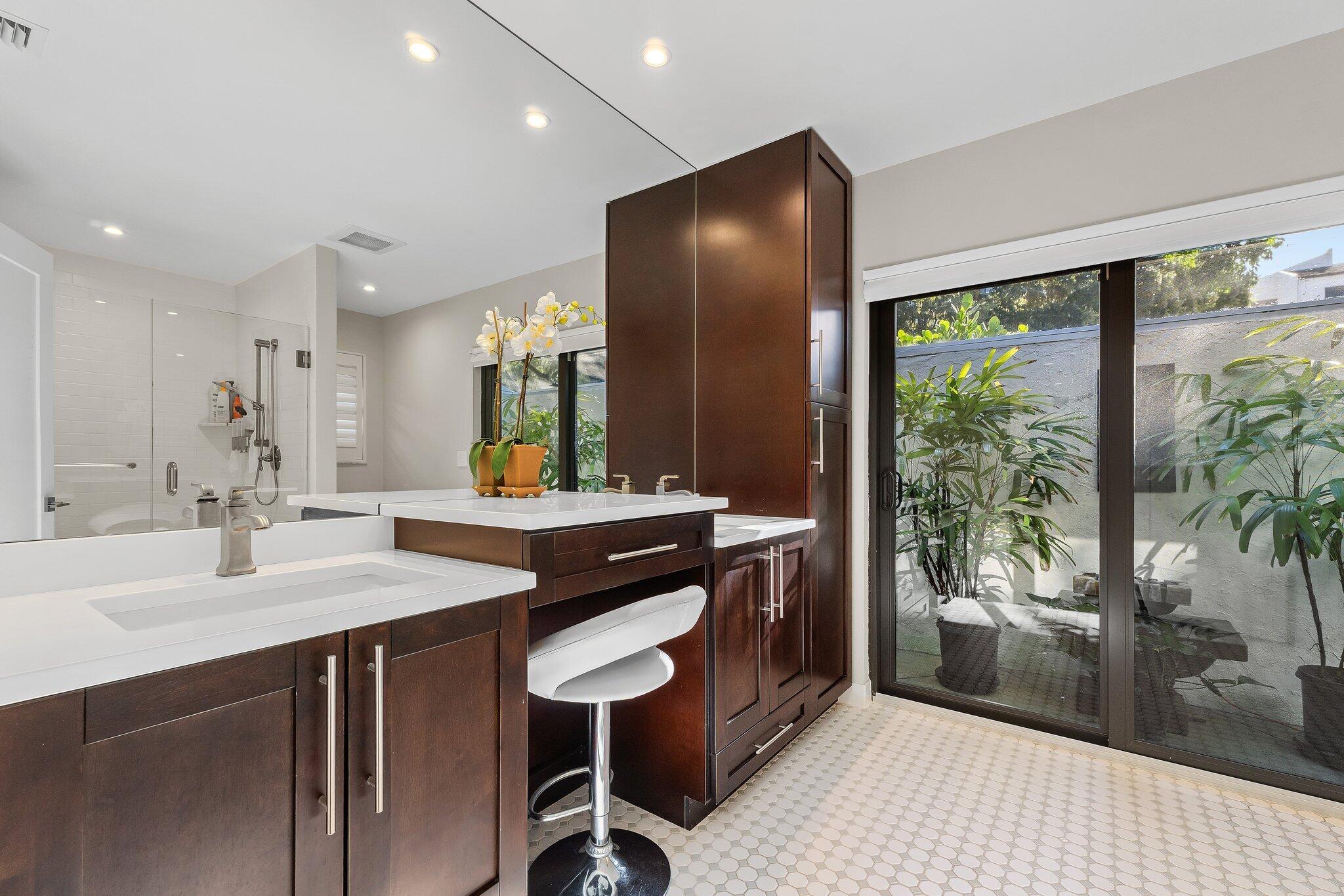 TWELVE OAKS - Residential