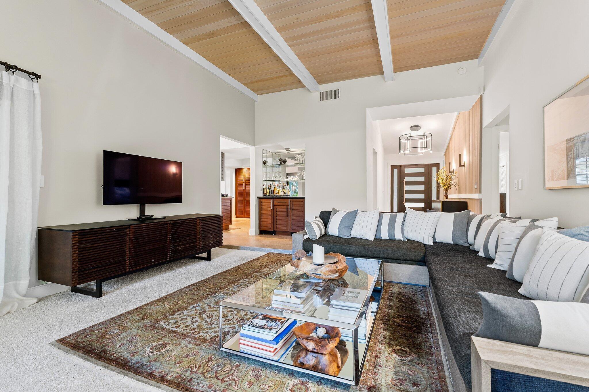 TWELVE OAKS - Residential