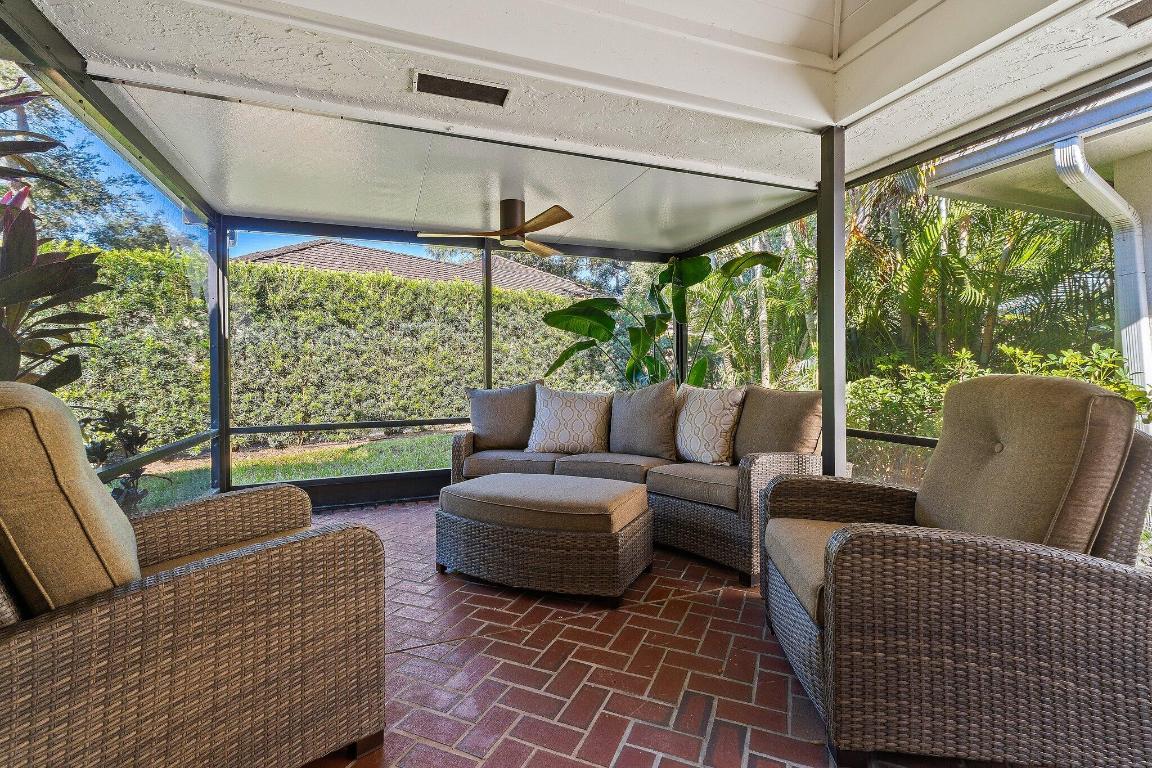 TWELVE OAKS - Residential