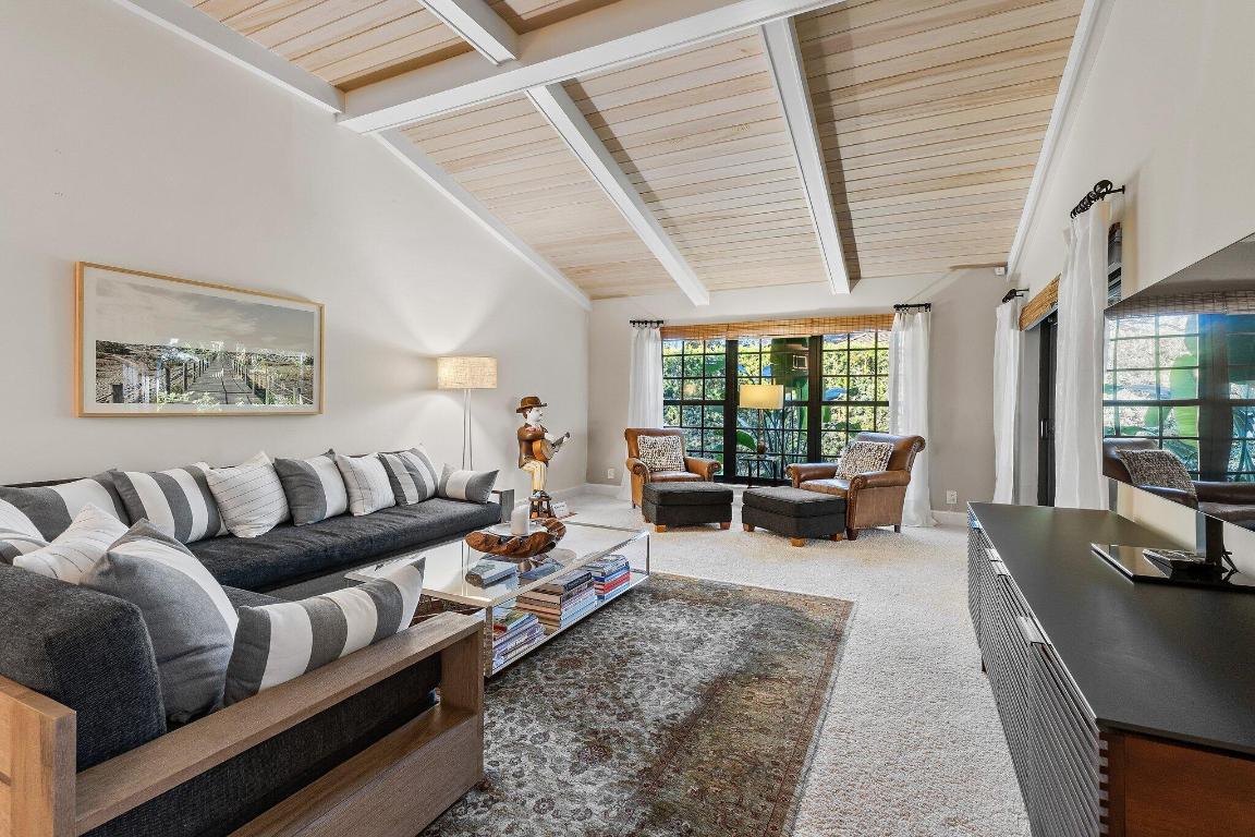 TWELVE OAKS - Residential