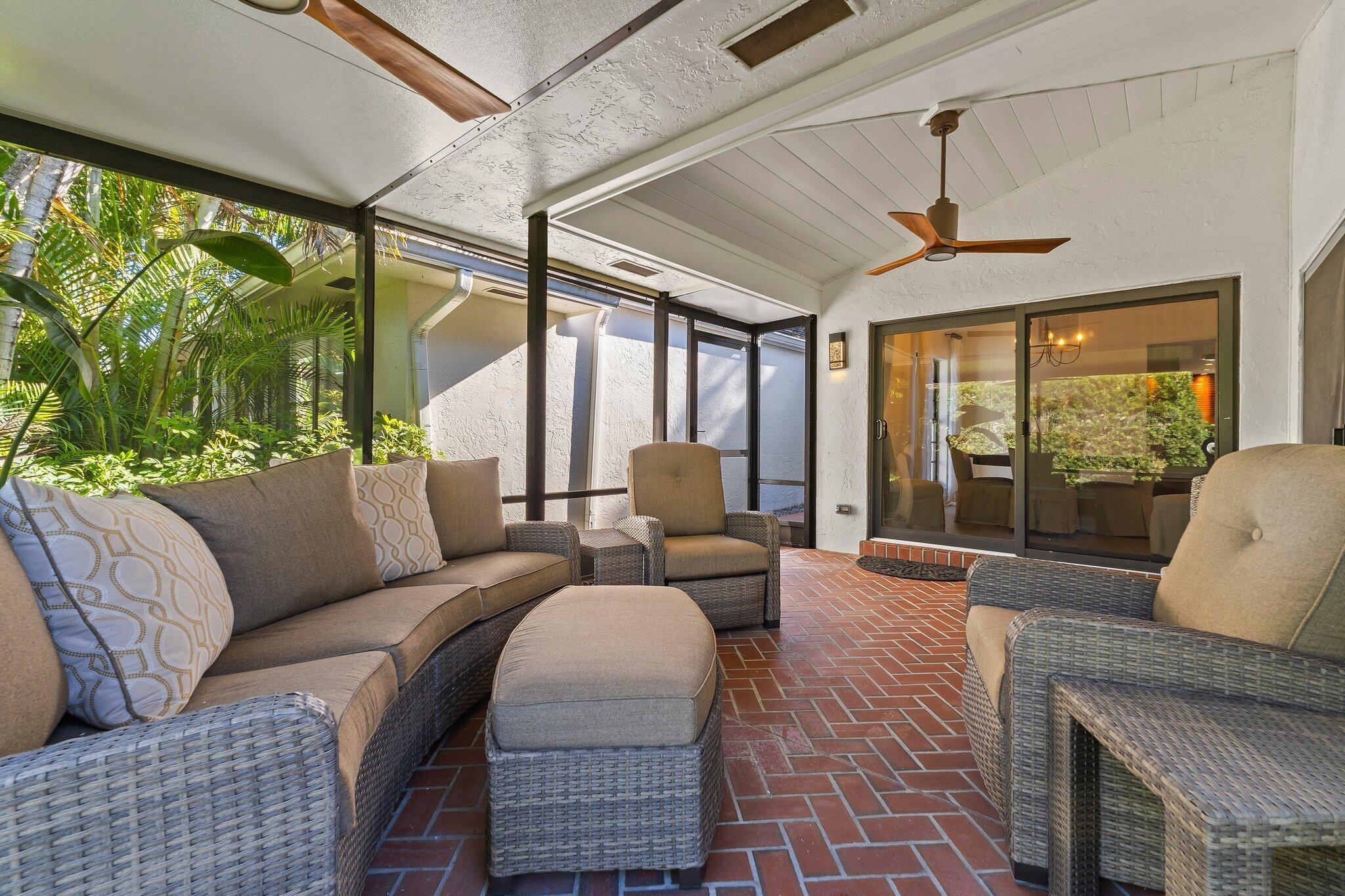 TWELVE OAKS - Residential