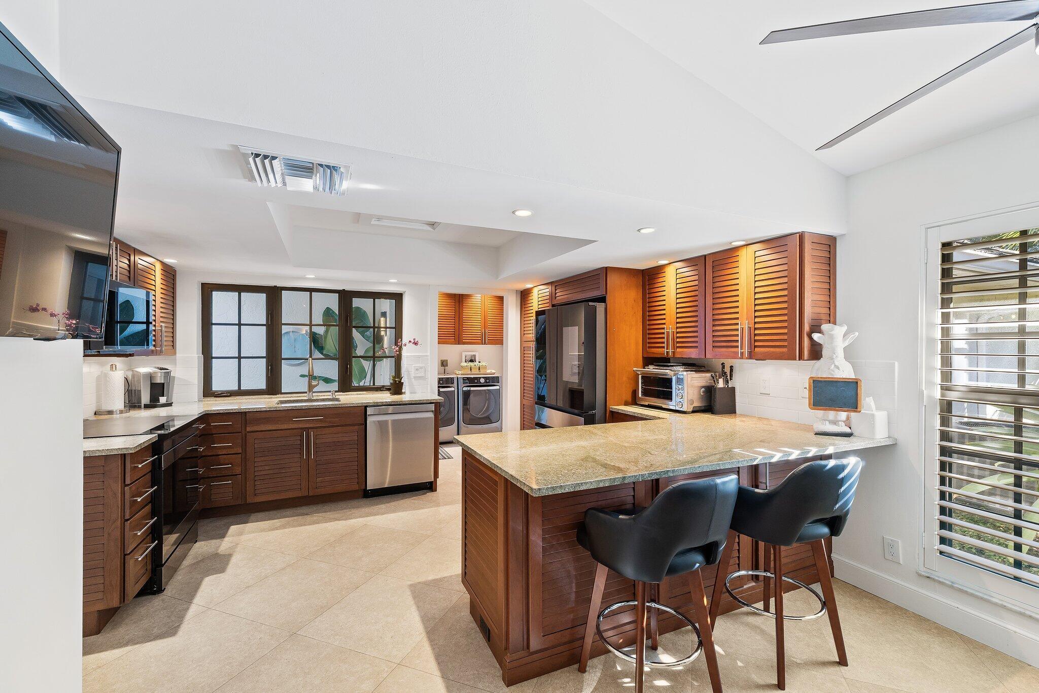 TWELVE OAKS - Residential