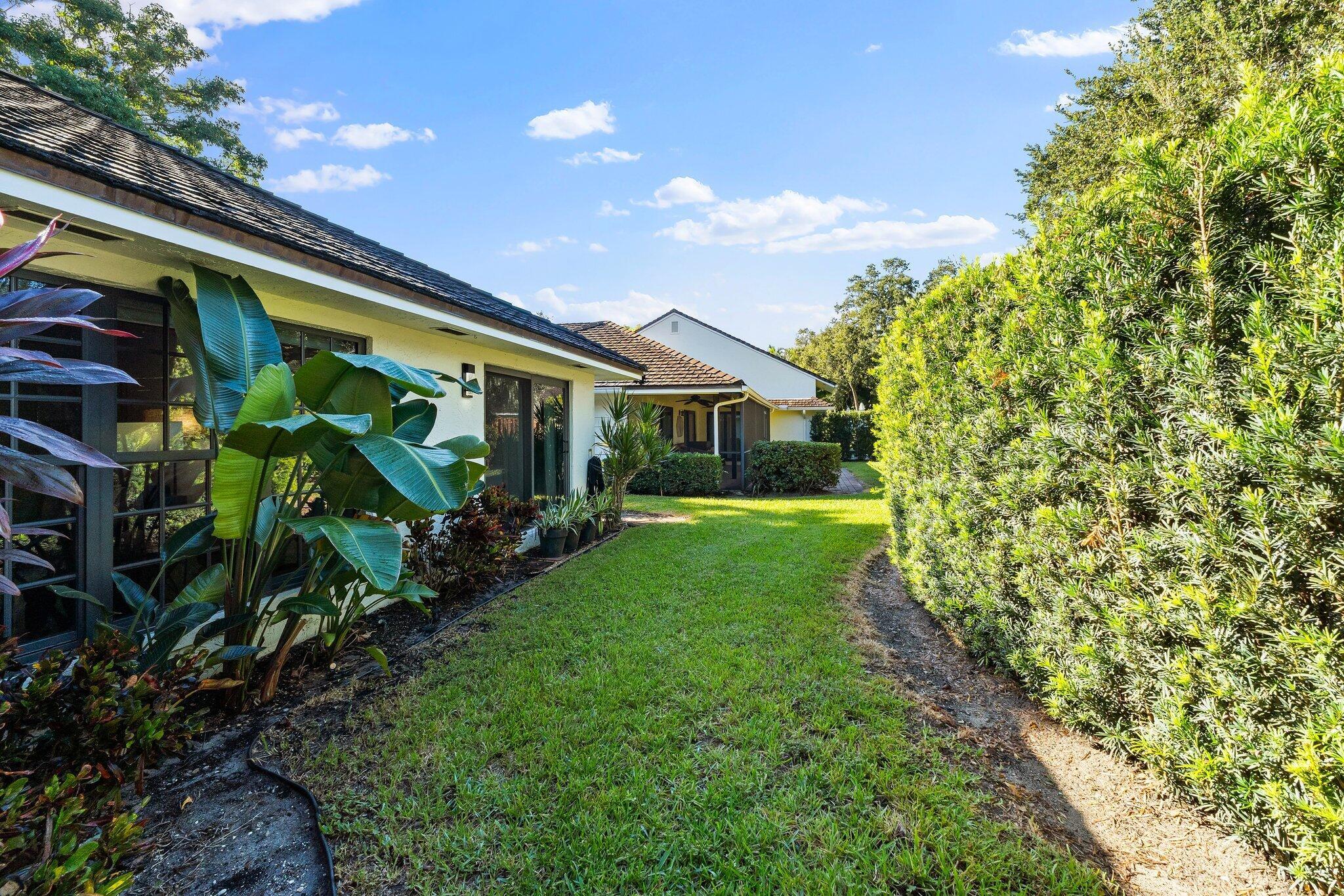 TWELVE OAKS - Residential