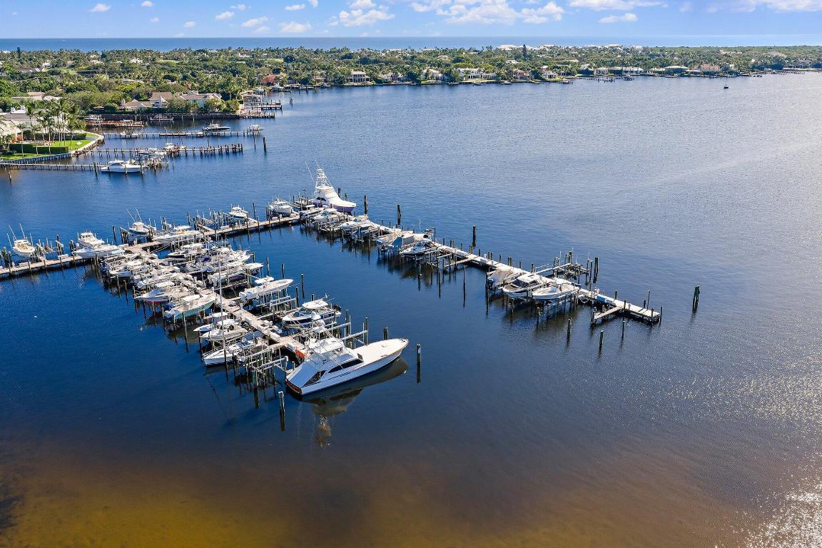 TWELVE OAKS - Residential