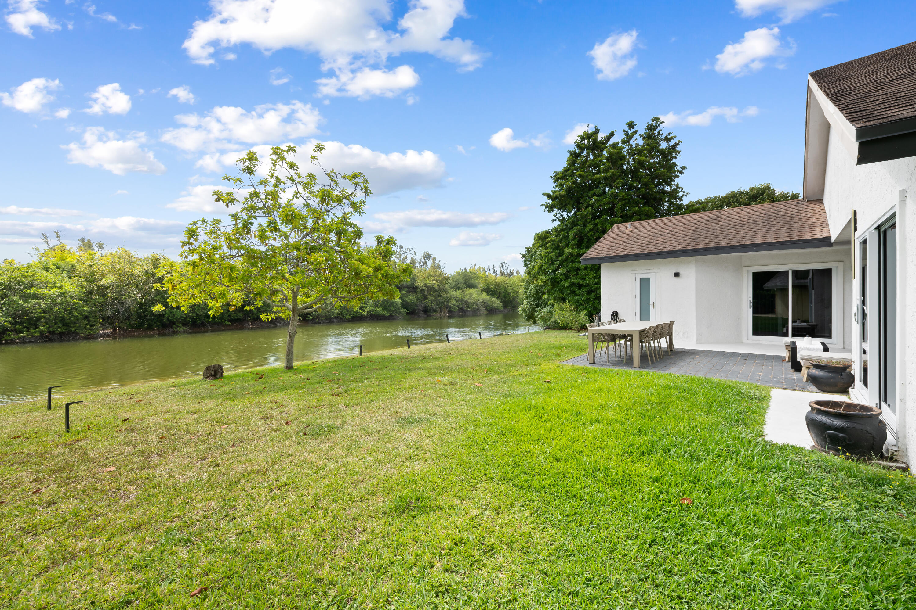 BAY WINDS 3 - Residential
