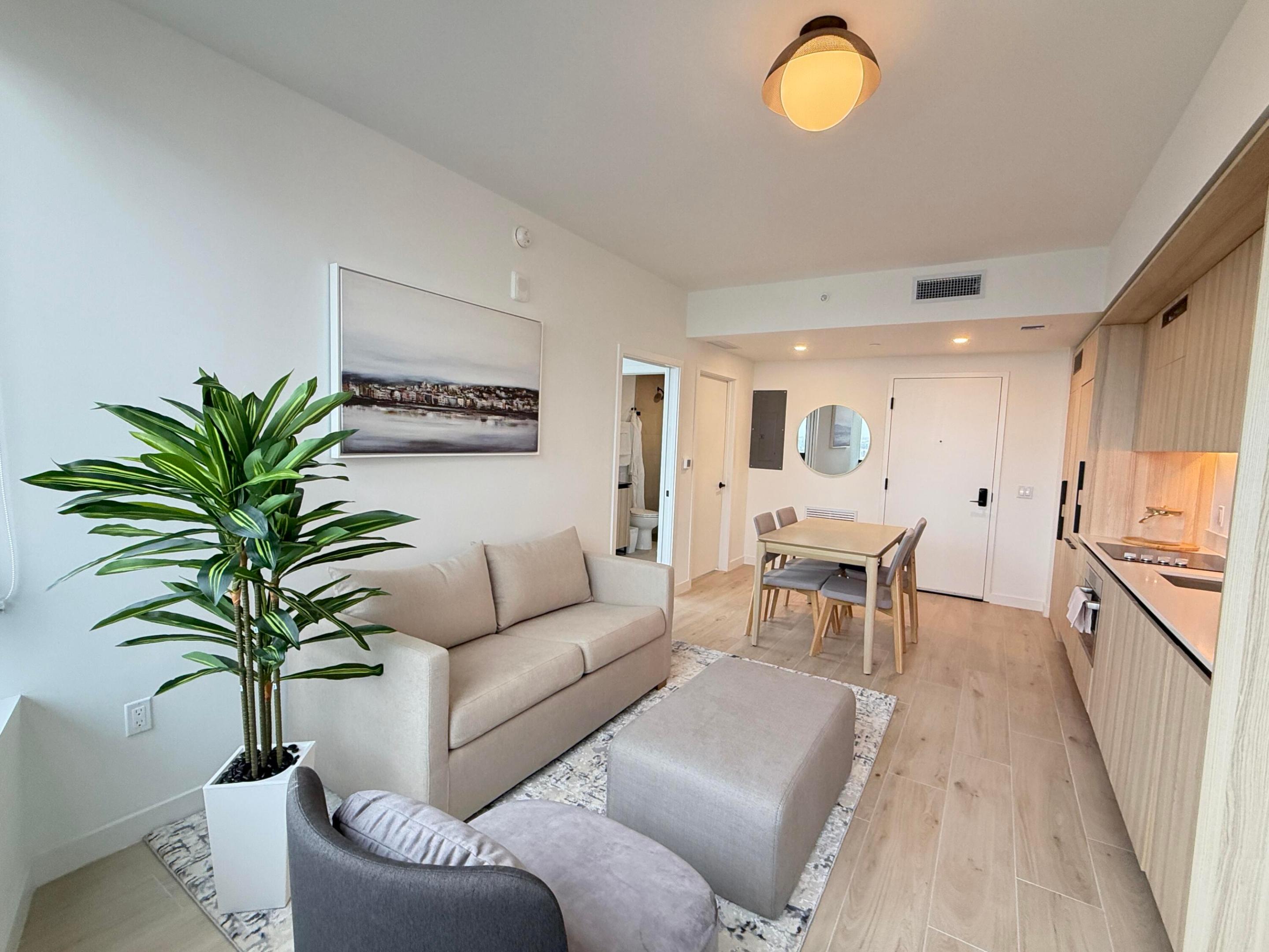 MIAMI NORTH - Residential Lease