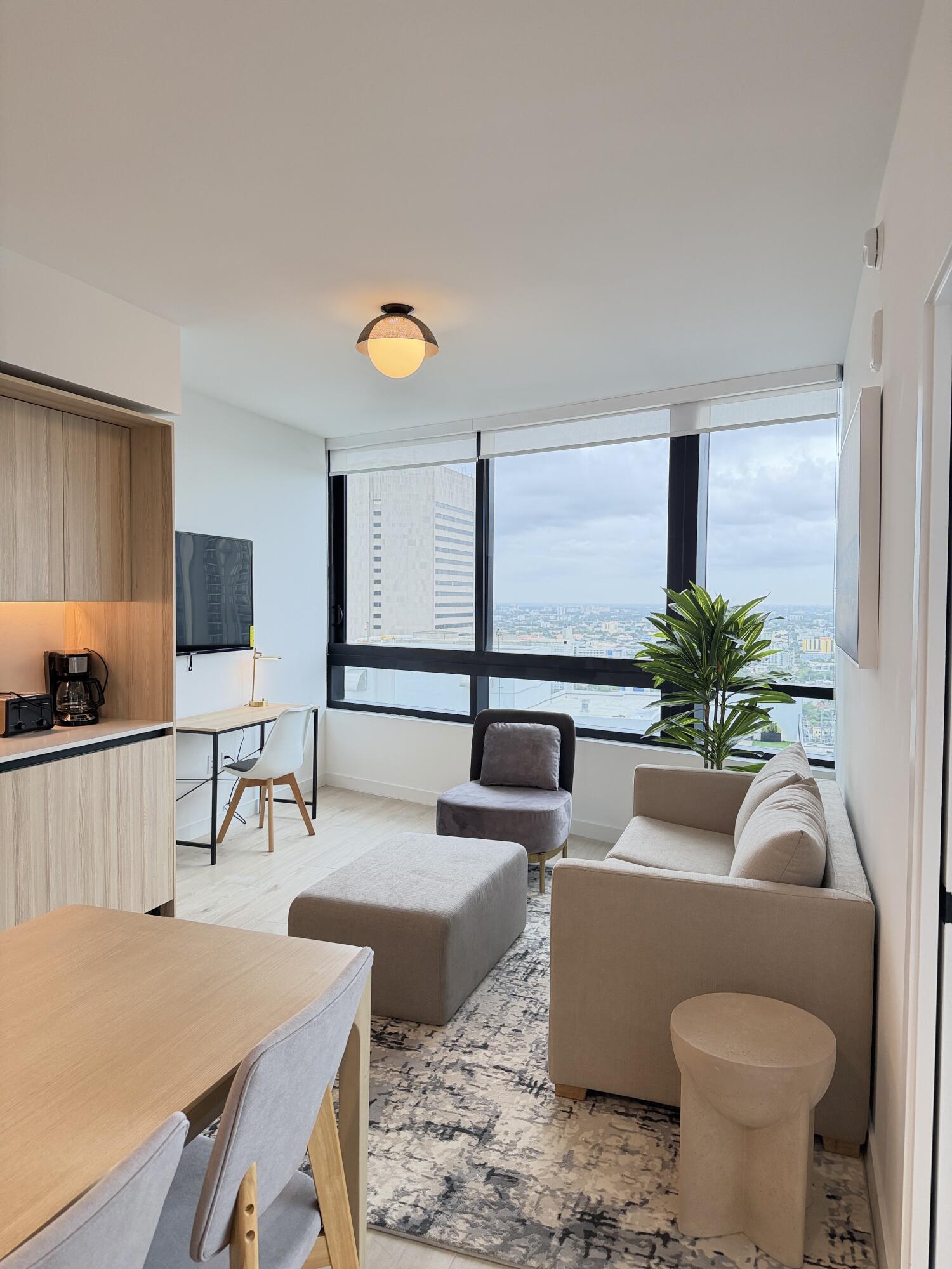 MIAMI NORTH - Residential Lease