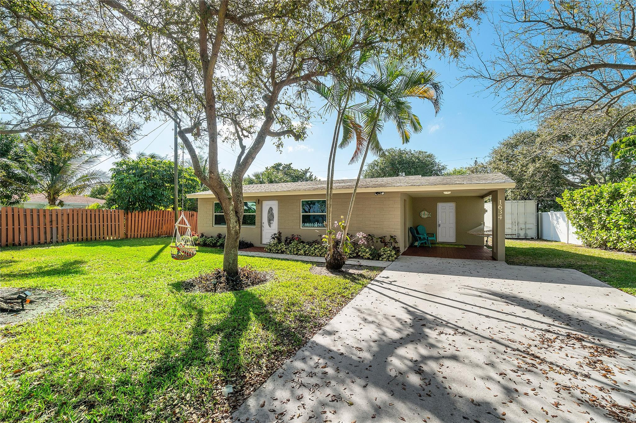 PLUMOSA PARK SEC A, B AND D - Residential Lease